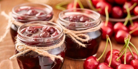 Džem od višanja sa i bez koštica